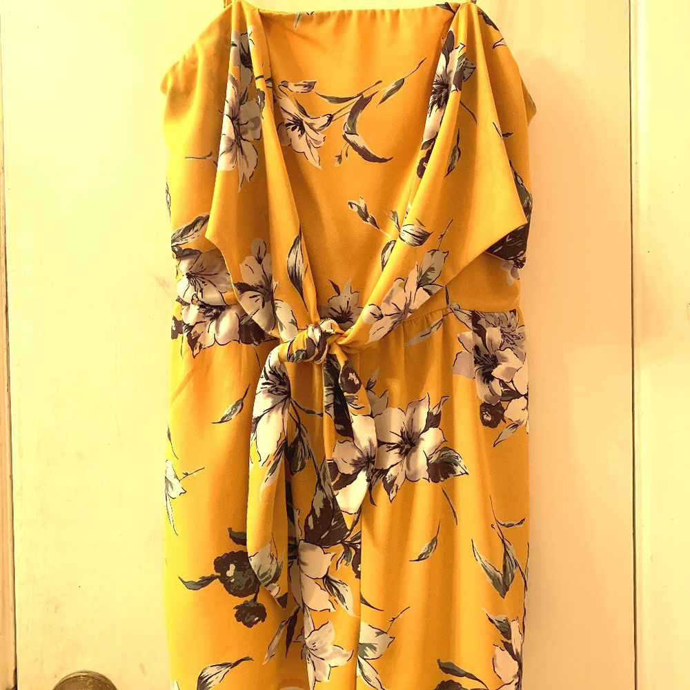 Size M Sugarlips Romper with tie front